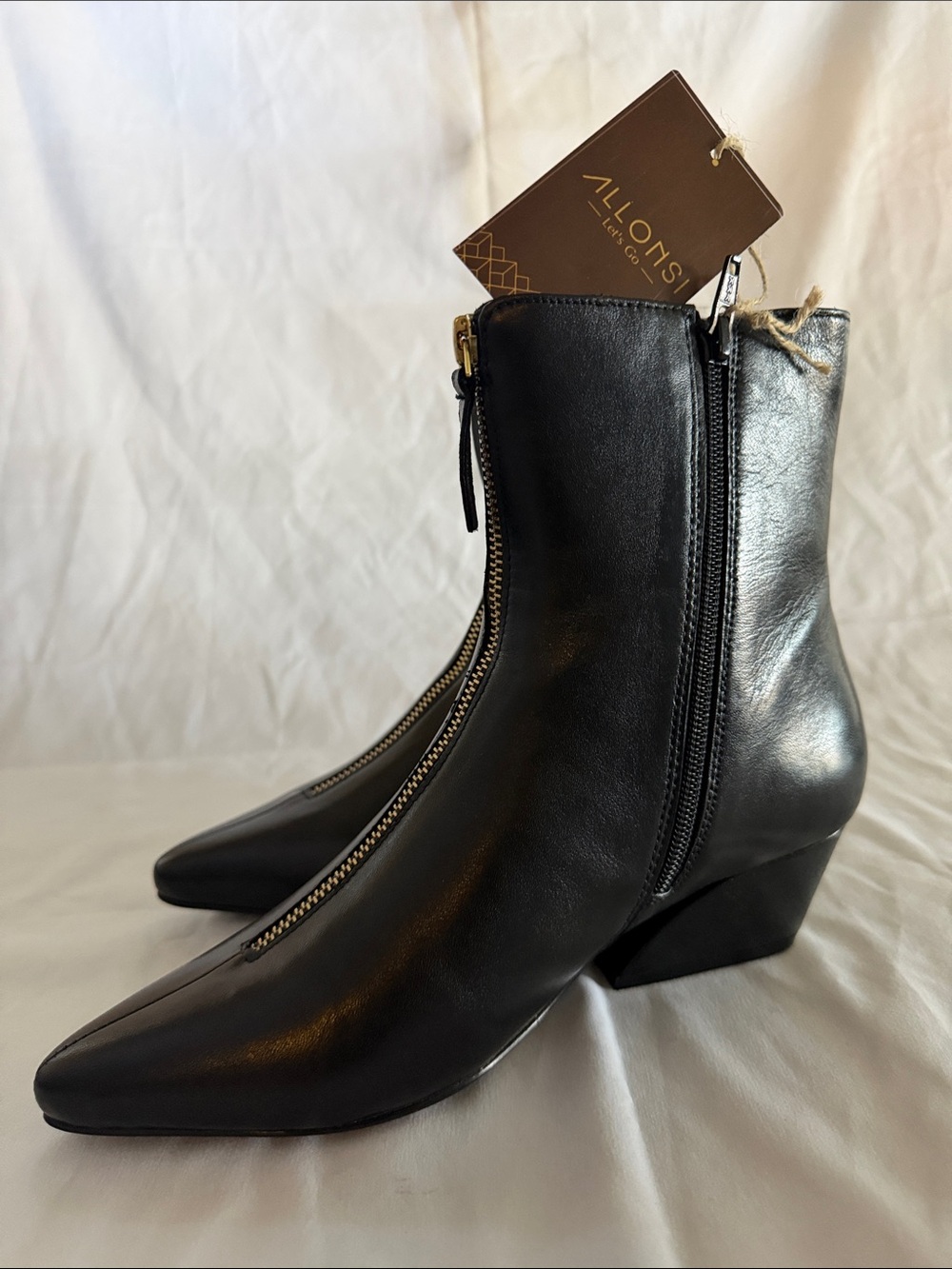 Allonsi Black Leather Pointed Zip Ankle Booties